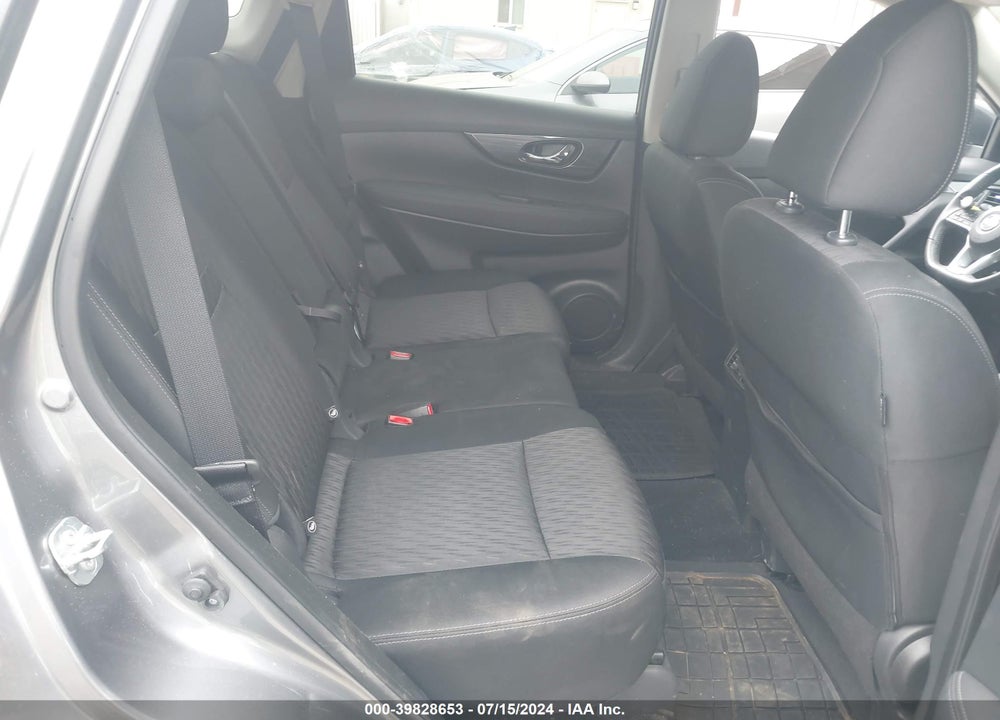 2018 NISSAN ROGUE SV VIN: KNMAT2MT3JP565086