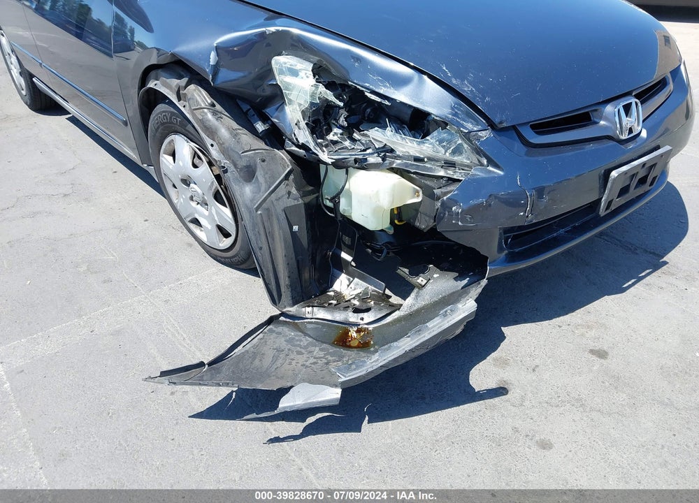 2005 HONDA ACCORD 2.4 LX VIN: 1HGCM56425A105117