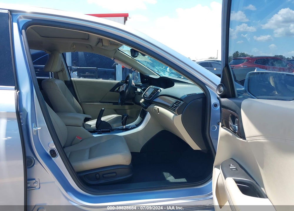 2017 HONDA ACCORD HYBRID TOURING VIN: JHMCR6F76HC010857