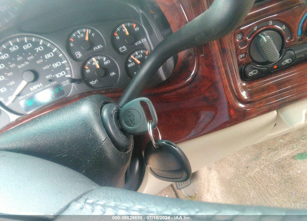 2002 CHEVROLET TAHOE LS VIN: 1GNEC13ZX2R149633