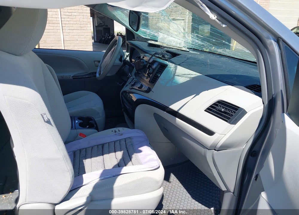 2012 TOYOTA SIENNA VIN: 5TDKK3DC3CS276490