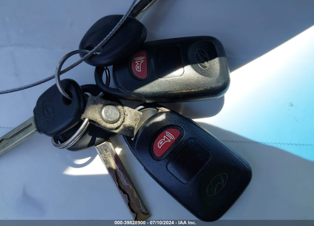 2014 HYUNDAI SONATA GLS VIN: 5NPEB4AC2EH823541