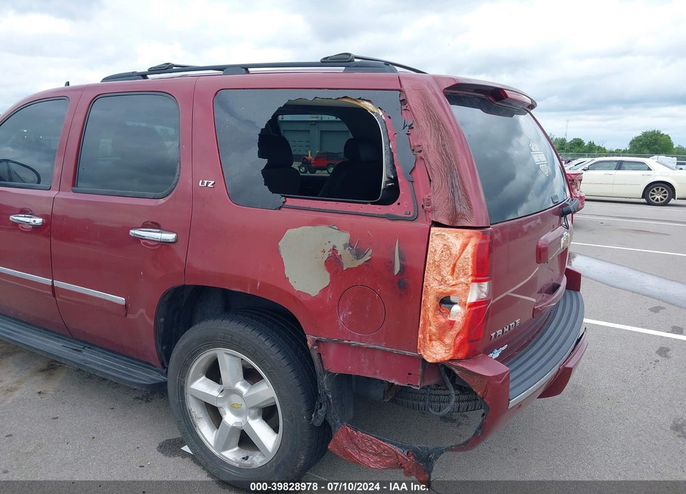 2009 CHEVROLET TAHOE LTZ VIN: 1GNFK33049R190628
