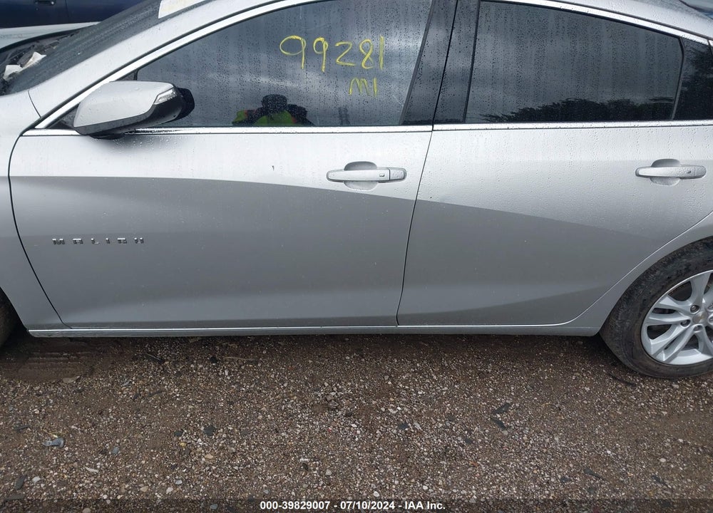 2018 CHEVROLET MALIBU VIN: 1G1ZD5ST8JF152311