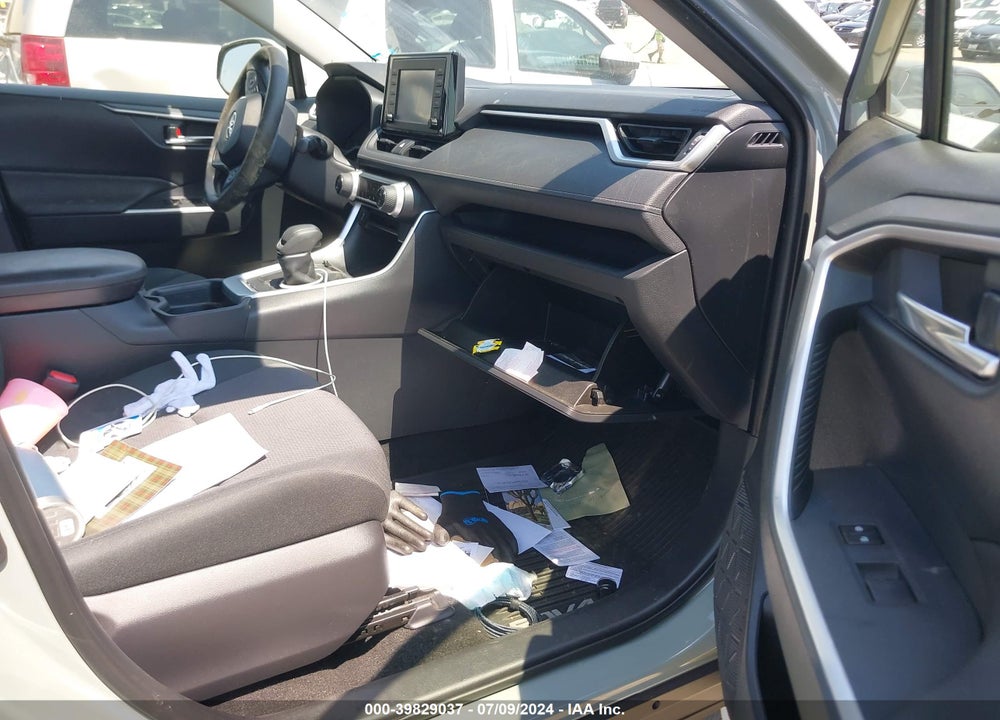 2019 TOYOTA RAV4 XLE VIN: JTMW1RFV4KD014333