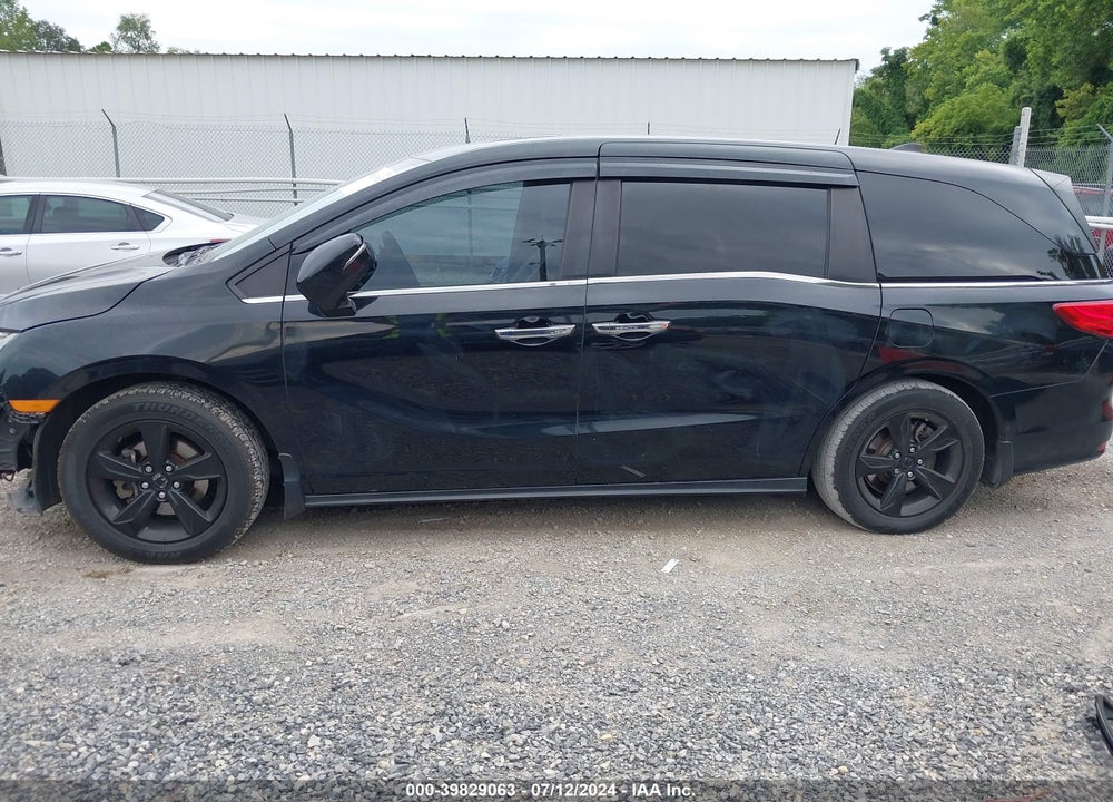 2018 HONDA ODYSSEY EX-L VIN: 5FNRL6H70JB073777