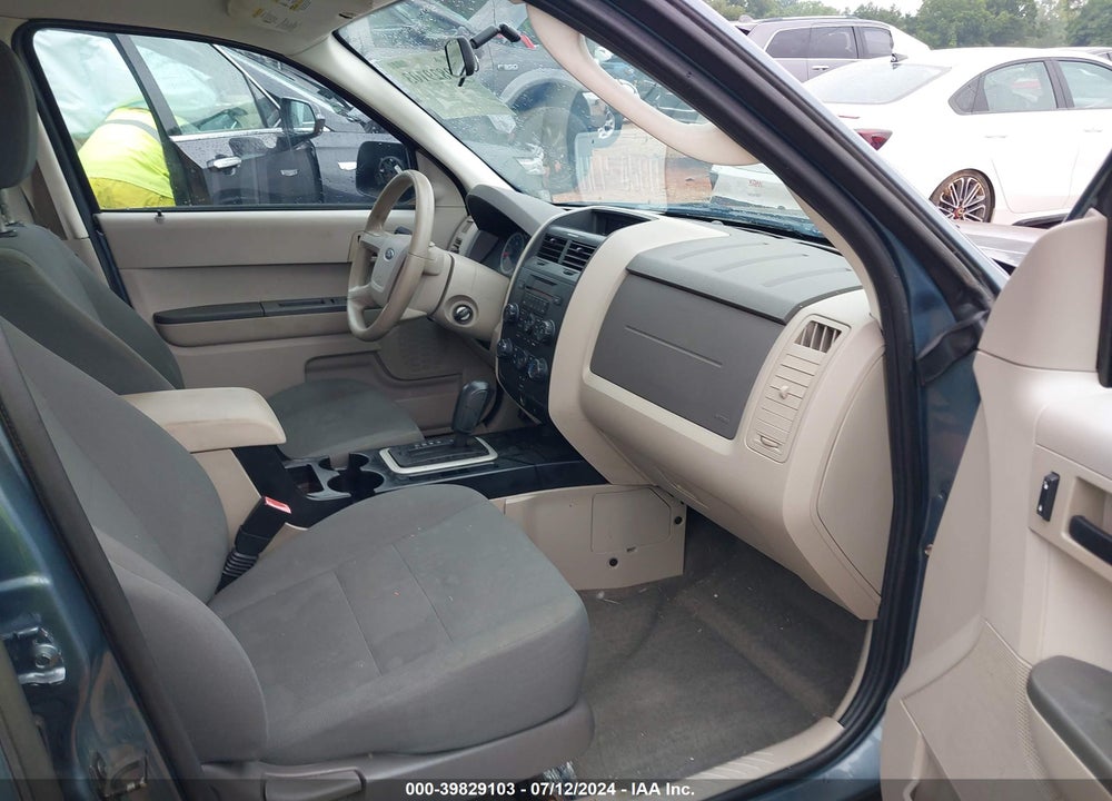 2010 FORD ESCAPE XLS VIN: 1FMCU0C73AKB75743