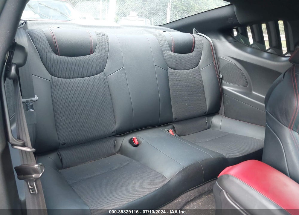 2015 HYUNDAI GENESIS VIN: KMHHU6KJ2FU125613