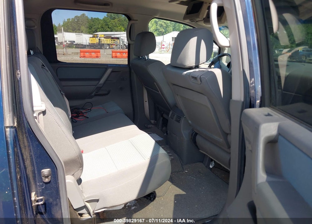 2006 NISSAN TITAN SE VIN: 1N6AA07B86N556235