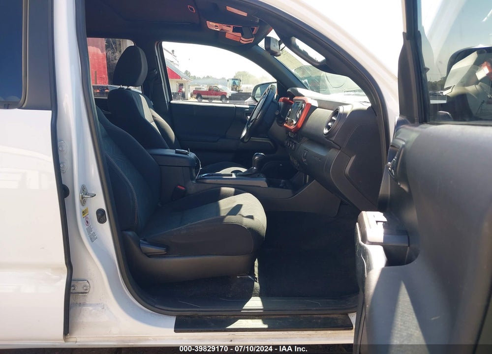 2016 TOYOTA TACOMA TRD SPORT VIN: 3TMCZ5AN2GM032921