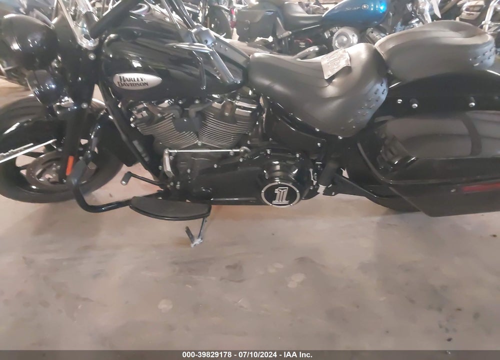 2021 HARLEY-DAVIDSON FLHCS VIN: 1HD1YBK1XMB020425