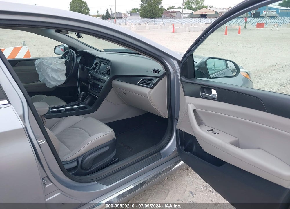2015 HYUNDAI SONATA SPORT VIN: 5NPE34AF6FH245582