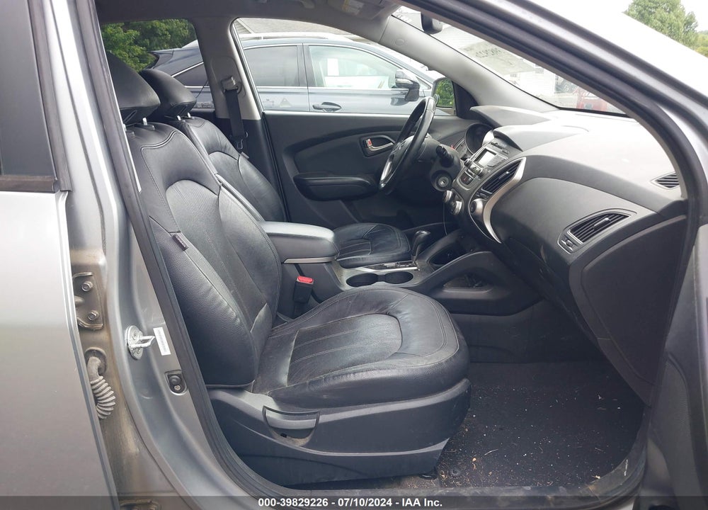 2010 HYUNDAI TUCSON LIMITED VIN: KM8JU3AC9AU074963