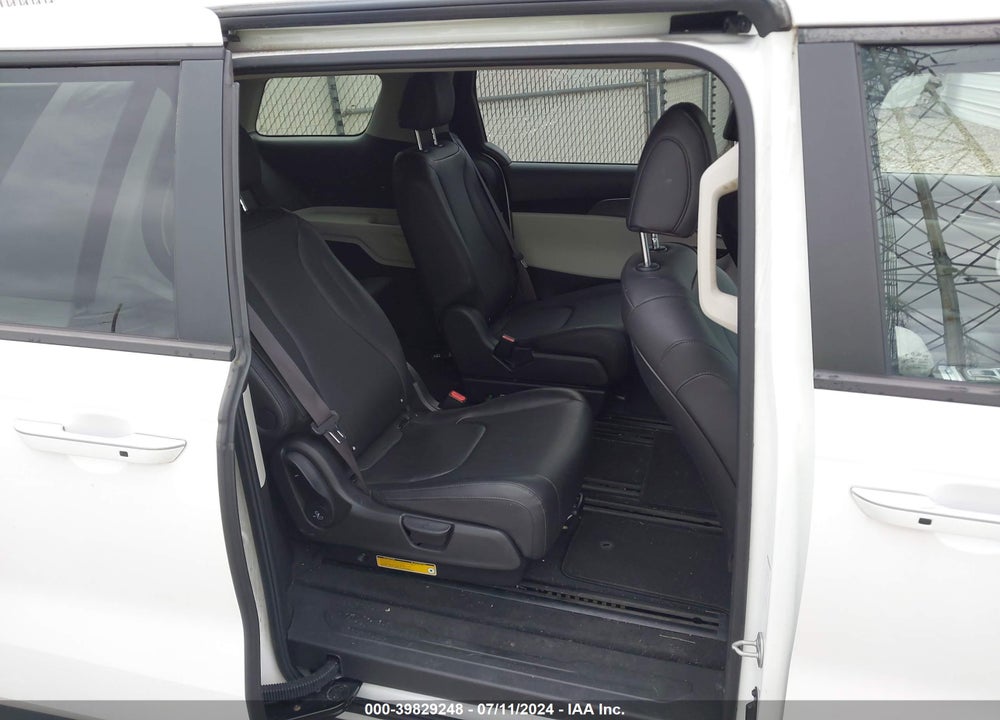 2022 KIA CARNIVAL MPV LX SEAT PACKAGE VIN: KNDNB4H39N6092221