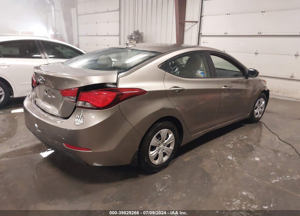 2016 HYUNDAI ELANTRA SE VIN: 5NPDH4AE1GH721307