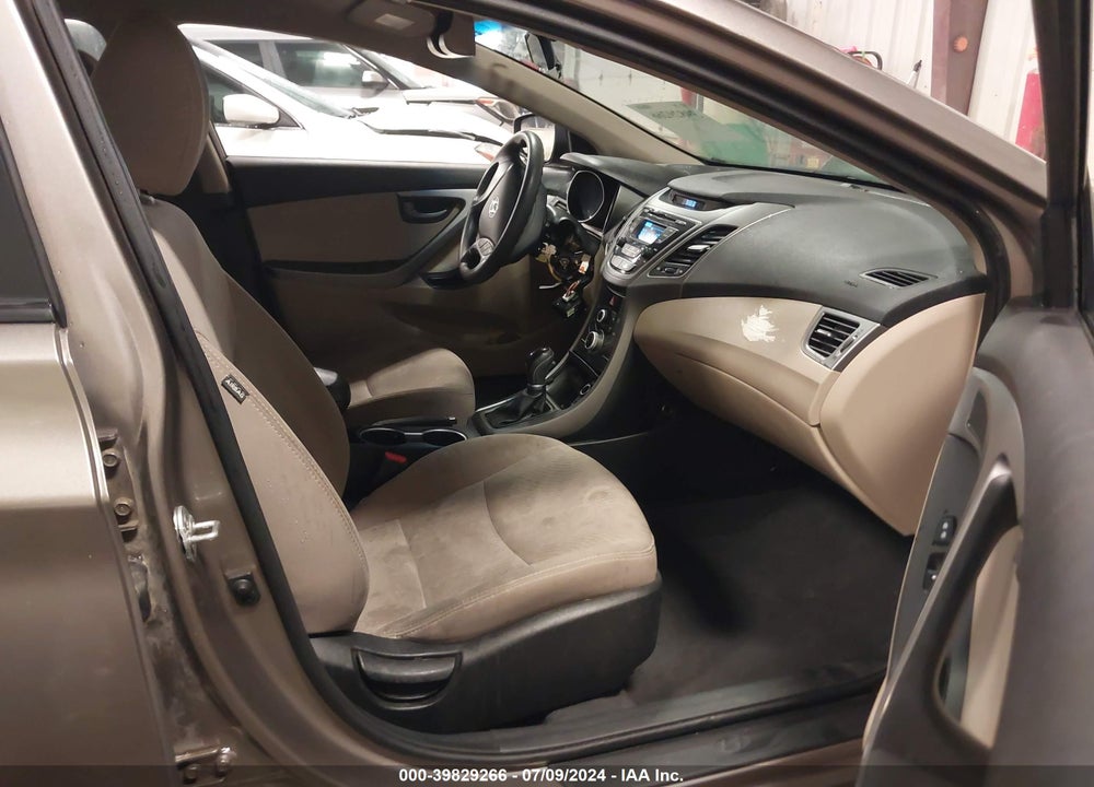 2016 HYUNDAI ELANTRA SE VIN: 5NPDH4AE1GH721307