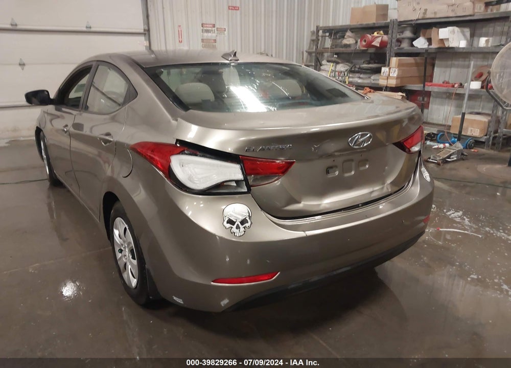 2016 HYUNDAI ELANTRA SE VIN: 5NPDH4AE1GH721307