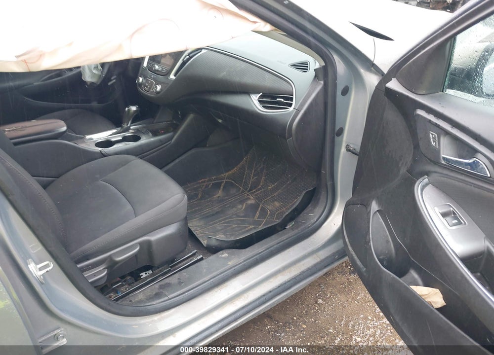 2018 CHEVROLET MALIBU LT VIN: 1G1ZD5ST6JF184383