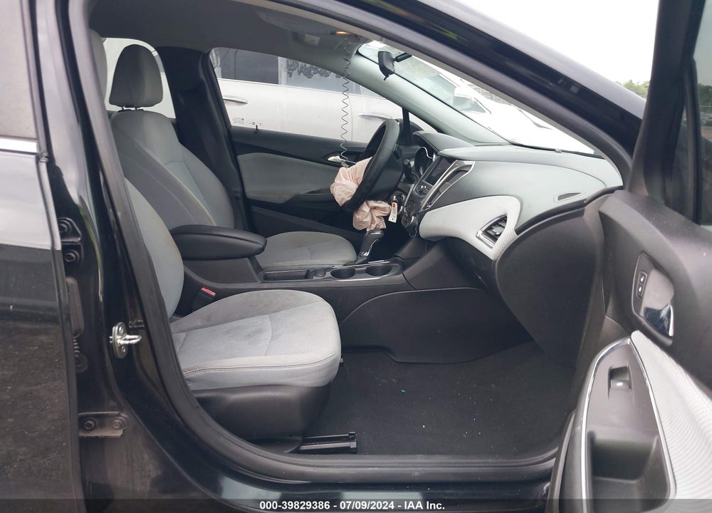 2019 CHEVROLET CRUZE LT VIN: 1G1BE5SM8K7117450