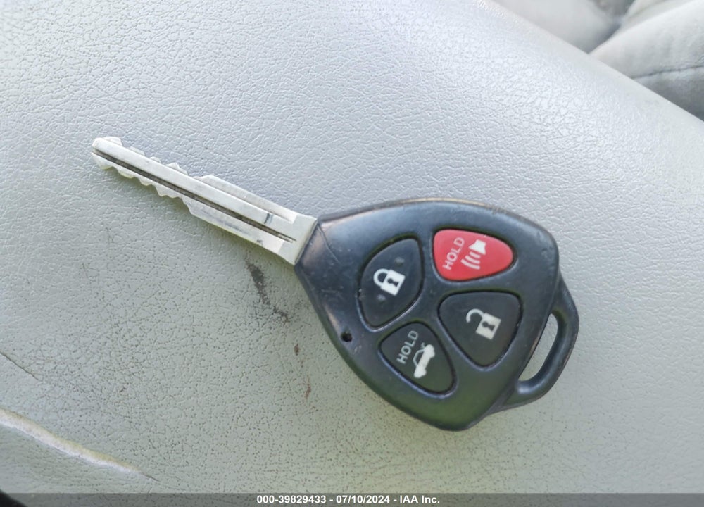 2008 TOYOTA CAMRY LE VIN: 4T1BE46KX8U784228