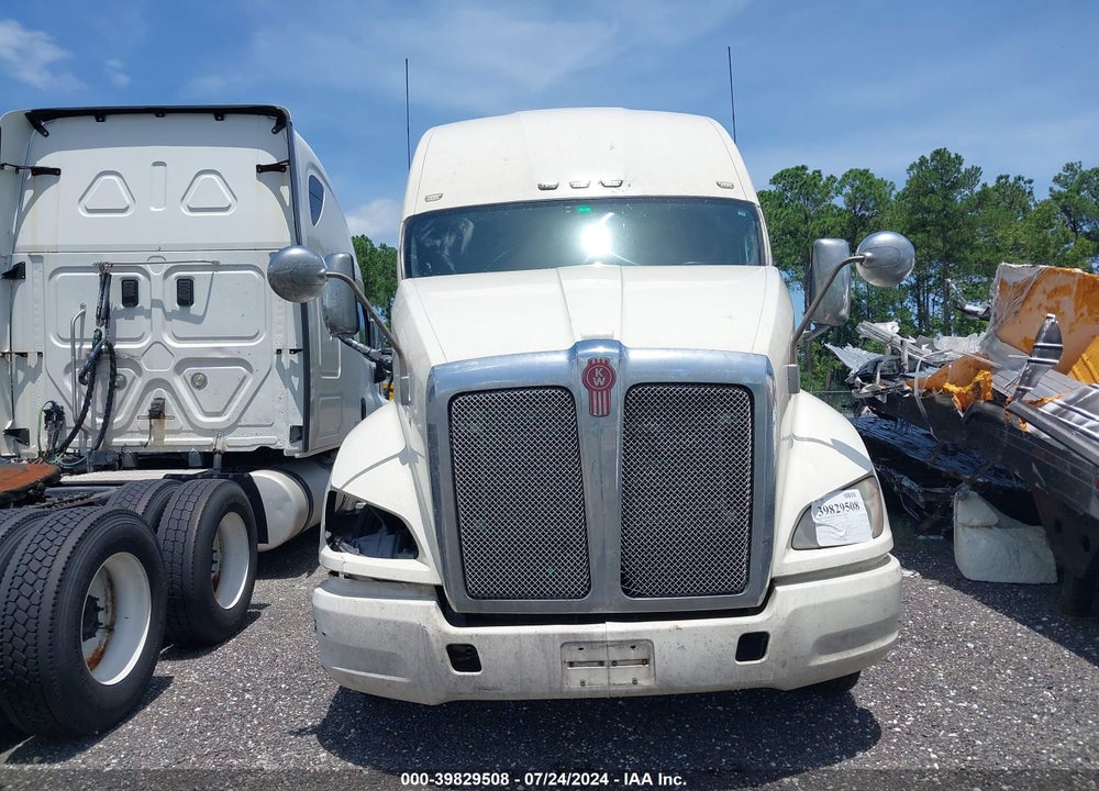 2013 KENWORTH T700 T700 VIN: 1XKFDP9X3DJ960263