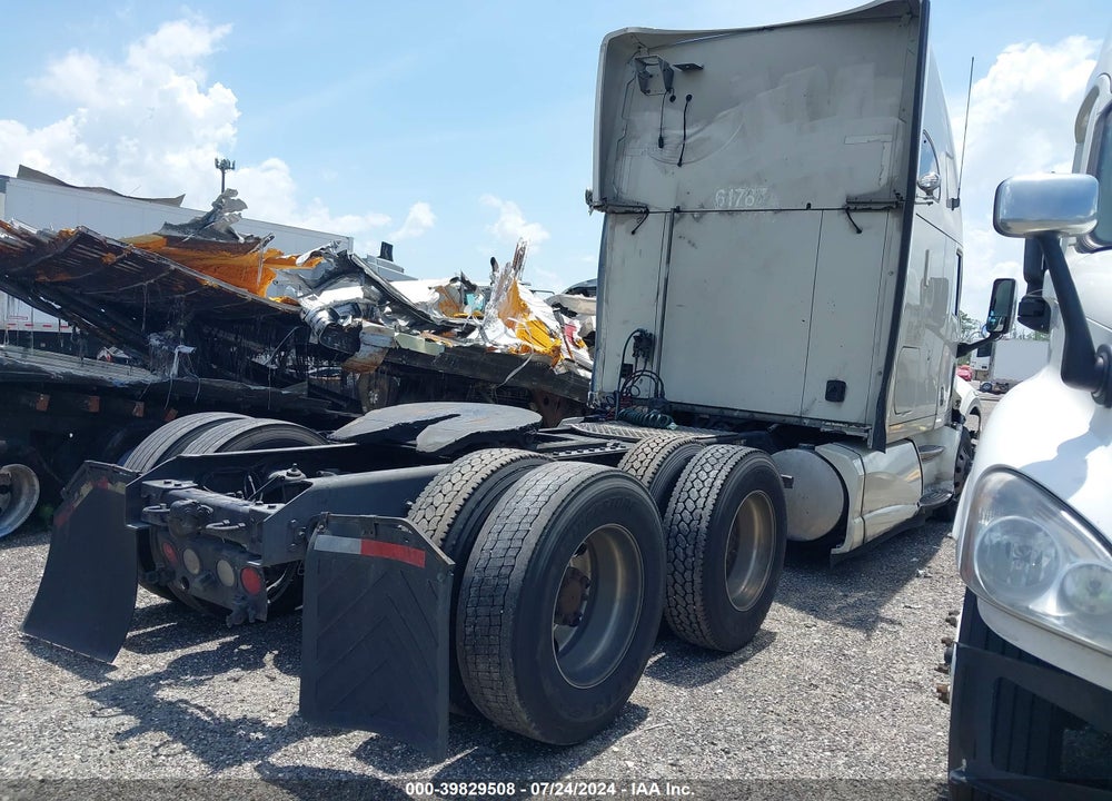 2013 KENWORTH T700 T700 VIN: 1XKFDP9X3DJ960263