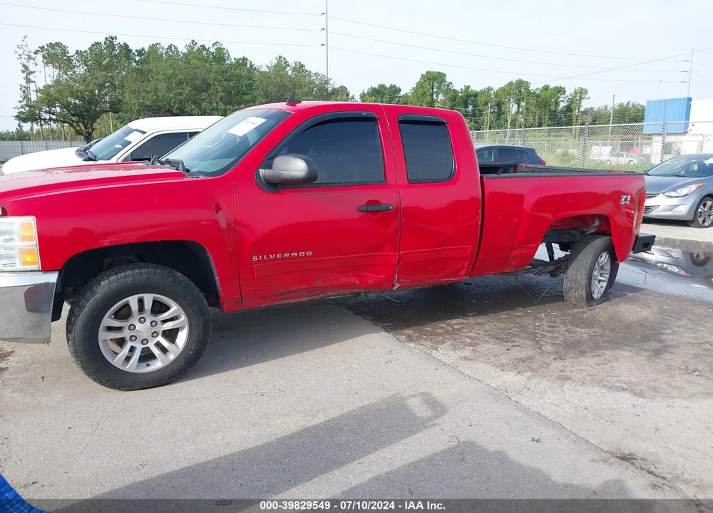 2013 CHEVROLET SILVERADO 1500 LT VIN: 1GCRKSE71DZ301316