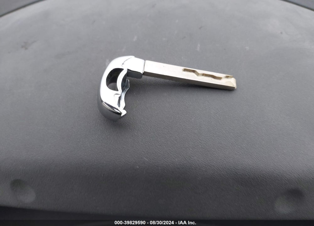 2016 CHEVROLET CAMARO VIN: 1G1FG1R70G0143741