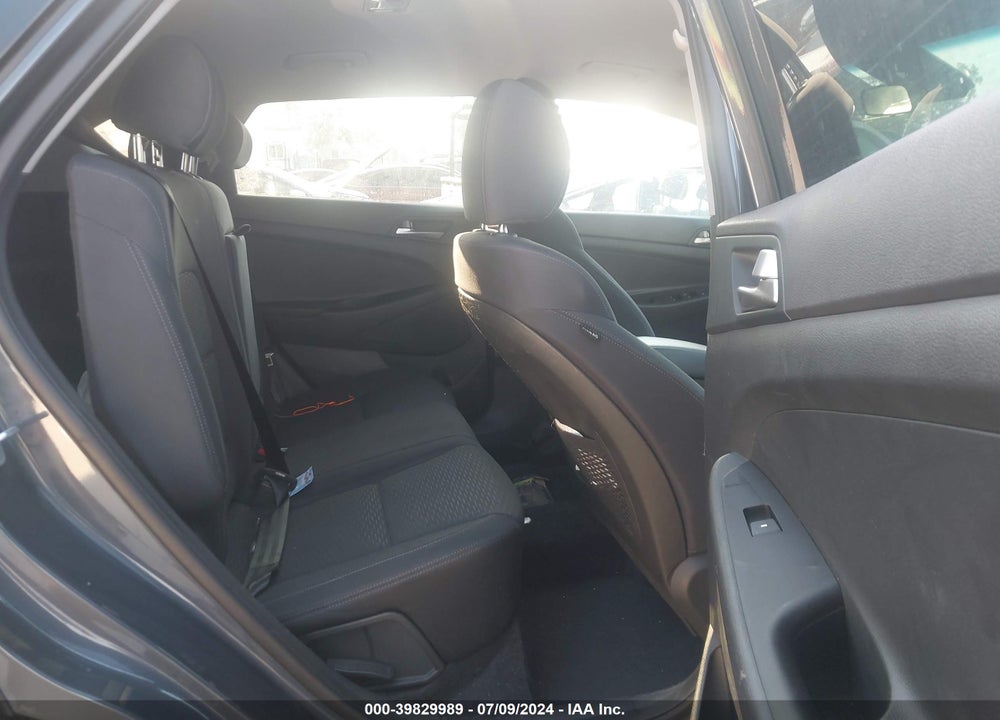 2020 HYUNDAI TUCSON SE VIN: KM8J23A40LU189601