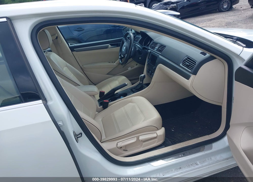2017 VOLKSWAGEN PASSAT 1.8T R-LINE VIN: 1VWDT7A39HC019762