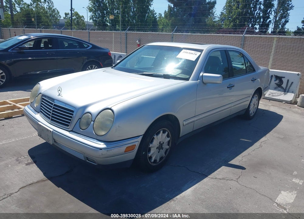 1998 MERCEDES-BENZ E 320 VIN: WDBJF65F5WA550251