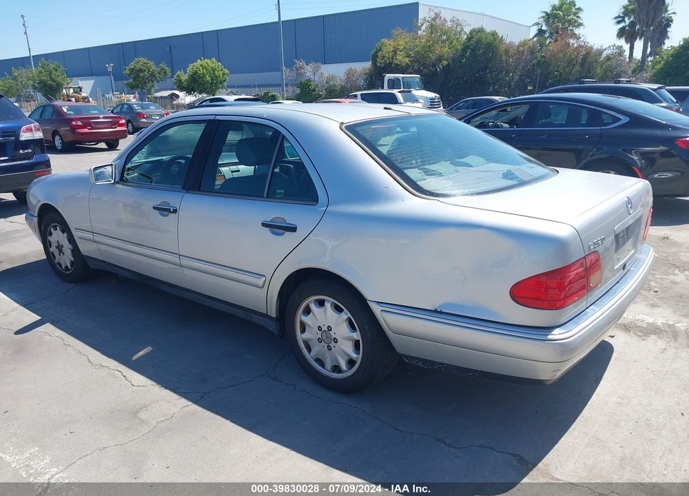 1998 MERCEDES-BENZ E 320 VIN: WDBJF65F5WA550251