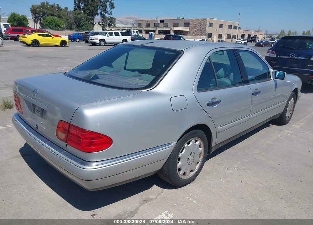 1998 MERCEDES-BENZ E 320 VIN: WDBJF65F5WA550251