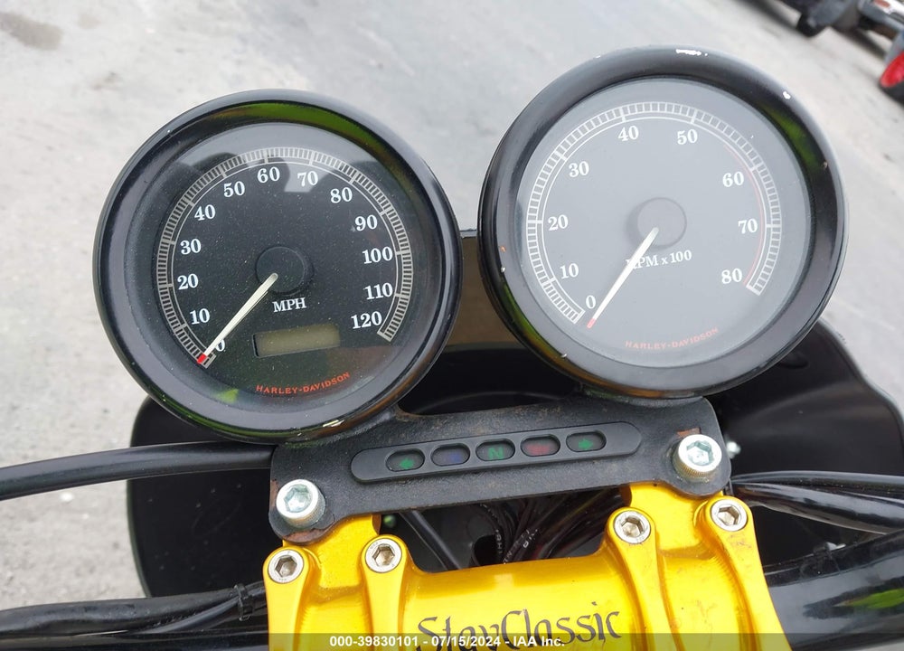 1999 HARLEY-DAVIDSON FXDX VIN: 1HD1GJV39XY326575