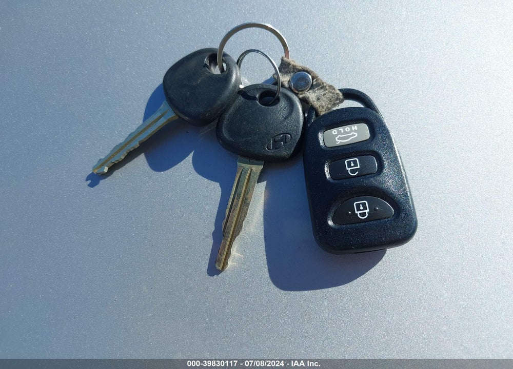 2012 HYUNDAI ELANTRA GLS VIN: 5NPDH4AE8CH062748