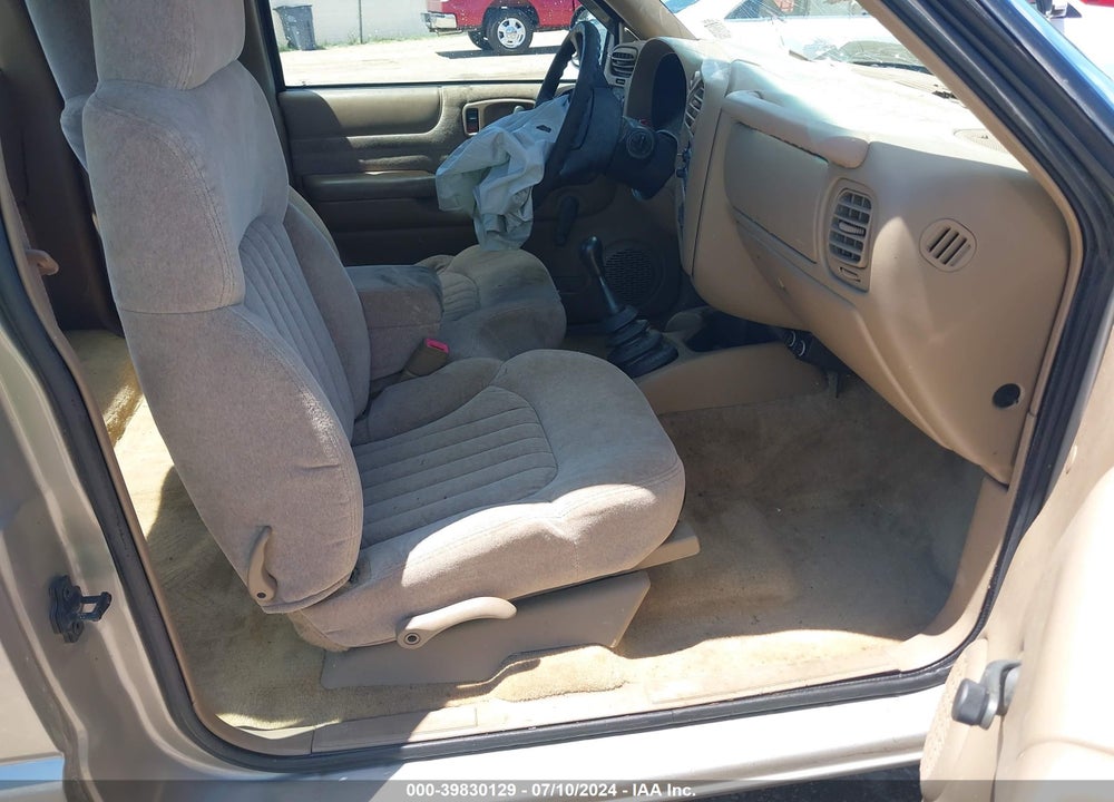 2001 CHEVROLET S-10 LS VIN: 1GCCS195X18251199