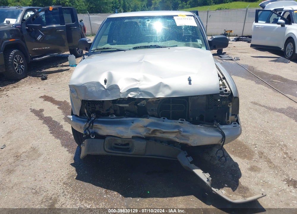 2001 CHEVROLET S-10 LS VIN: 1GCCS195X18251199