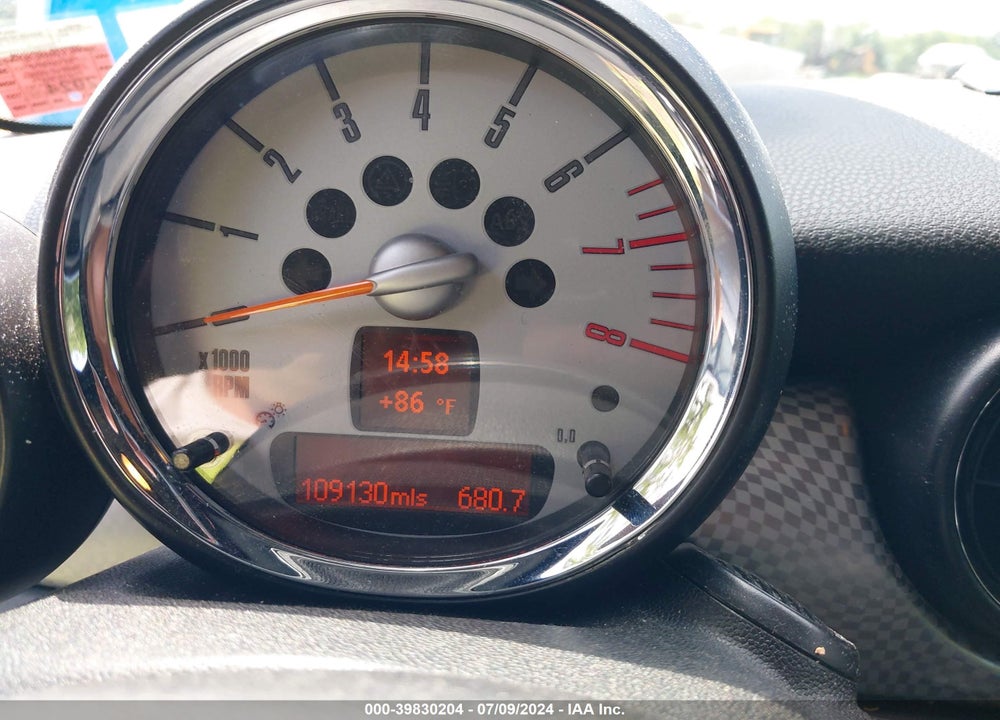 2010 MINI COOPER S VIN: WMWMS3C54ATY51803