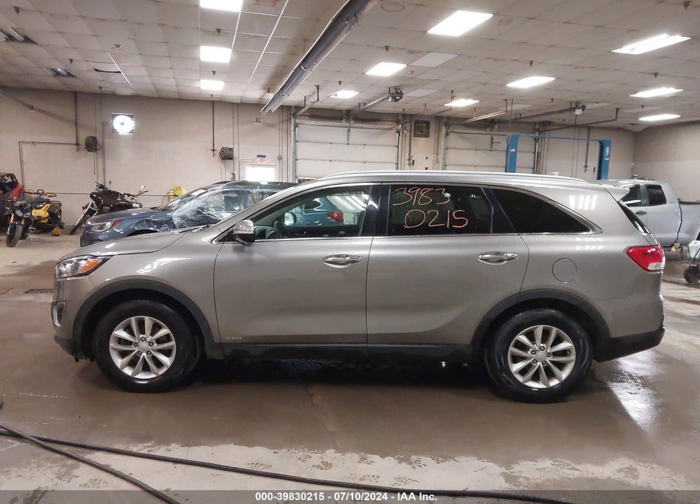 2018 KIA SORENTO 2.4L LX VIN: 5XYPGDA36JG423378