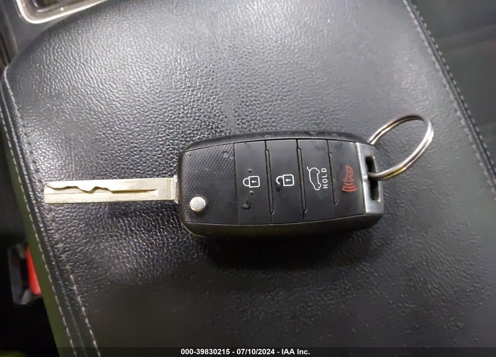 2018 KIA SORENTO 2.4L LX VIN: 5XYPGDA36JG423378