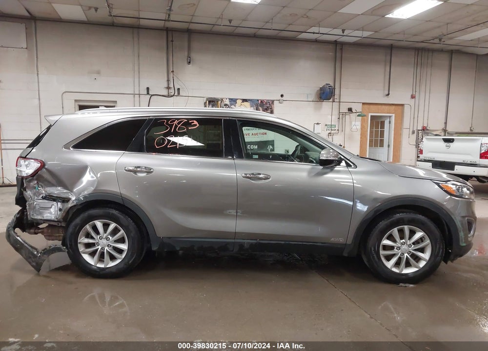 2018 KIA SORENTO 2.4L LX VIN: 5XYPGDA36JG423378