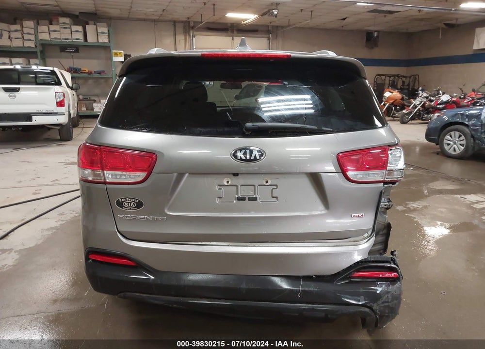 2018 KIA SORENTO 2.4L LX VIN: 5XYPGDA36JG423378