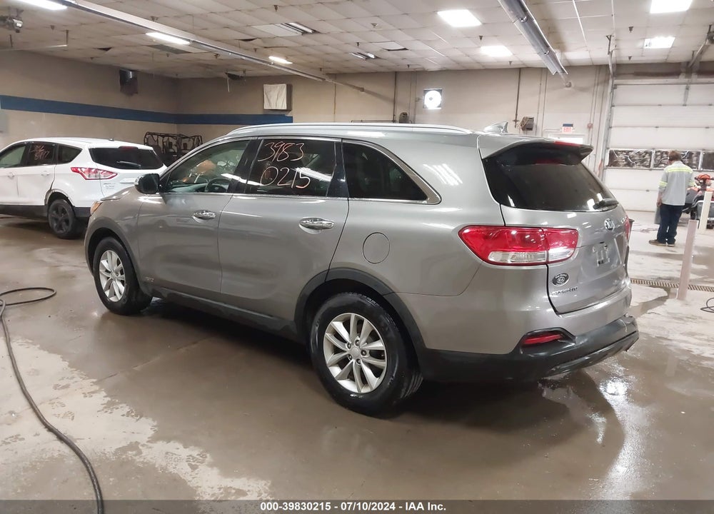 2018 KIA SORENTO 2.4L LX VIN: 5XYPGDA36JG423378