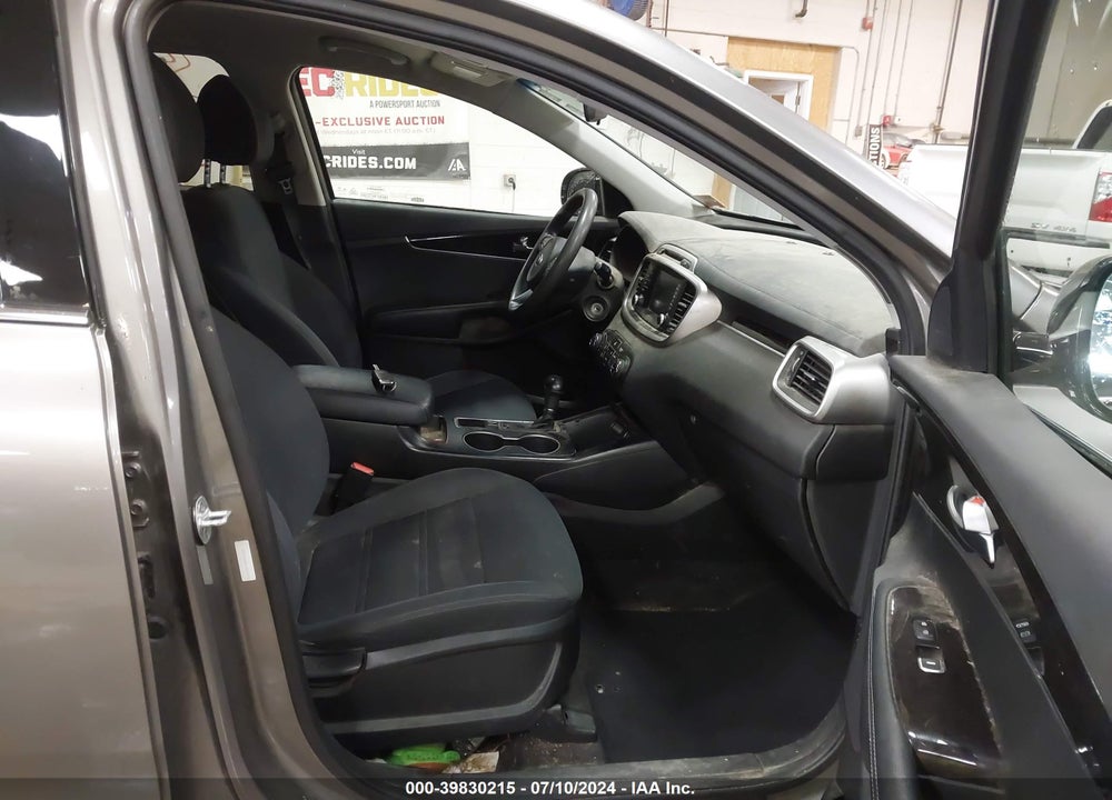 2018 KIA SORENTO 2.4L LX VIN: 5XYPGDA36JG423378