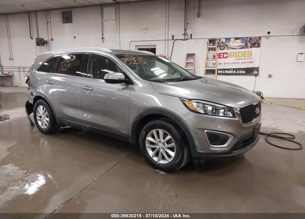 2018 KIA SORENTO 2.4L LX VIN: 5XYPGDA36JG423378