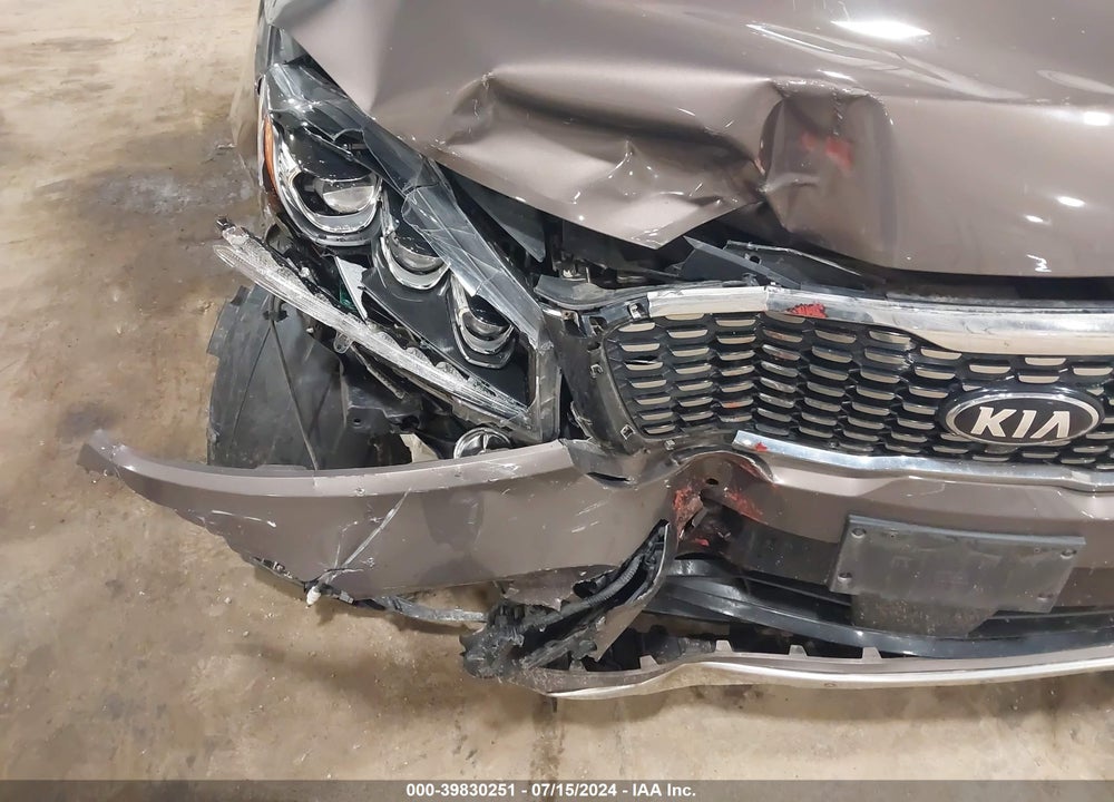 2019 KIA SORENTO 3.3L SXL VIN: 5XYPKDA57KG528772