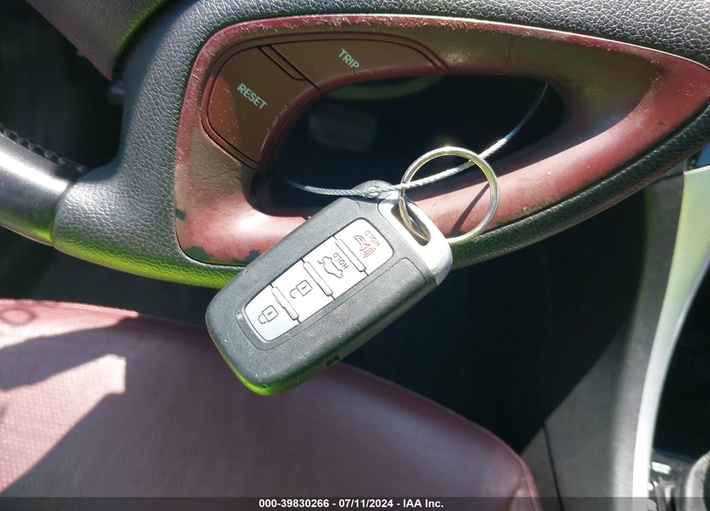 2011 HYUNDAI SONATA LIMITED VIN: 5NPEC4AC2BH037912