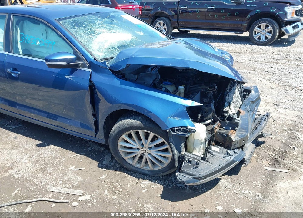 2015 VOLKSWAGEN JETTA 1.8T SE VIN: 3VWD17AJ8FM231844