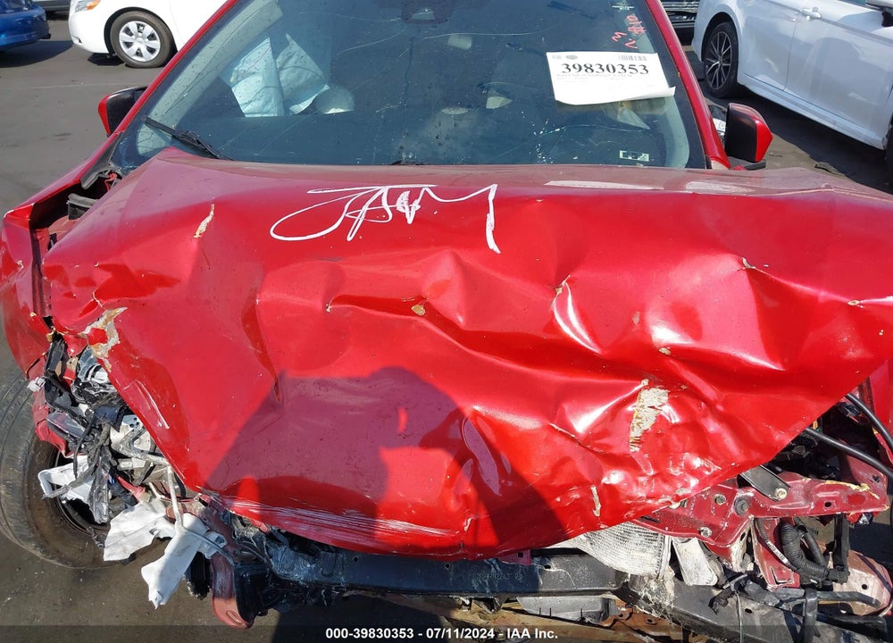 2019 TOYOTA COROLLA LE VIN: 5YFBURHE3KP898684