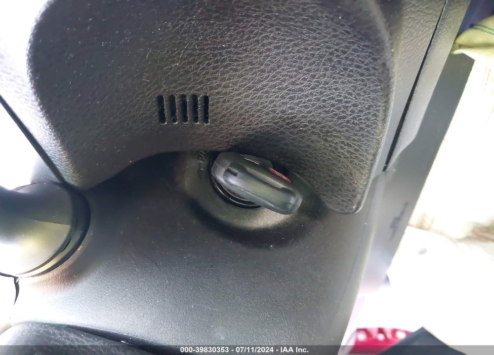 2019 TOYOTA COROLLA LE VIN: 5YFBURHE3KP898684